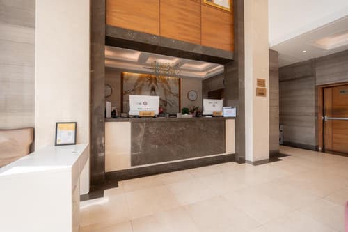 Weekend Hotel Sari