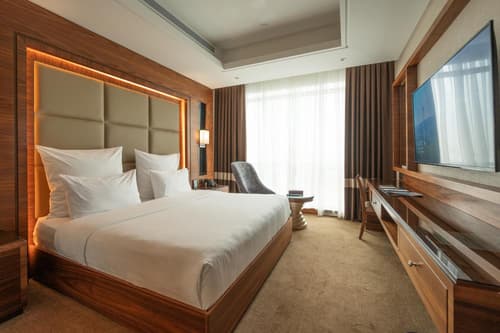 Weekend Hotel Sari