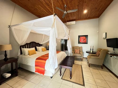 Abangane Guest Lodge