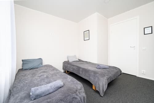Apartment 8 - Bright 2BR Apartment, Near Centre, Airport Access