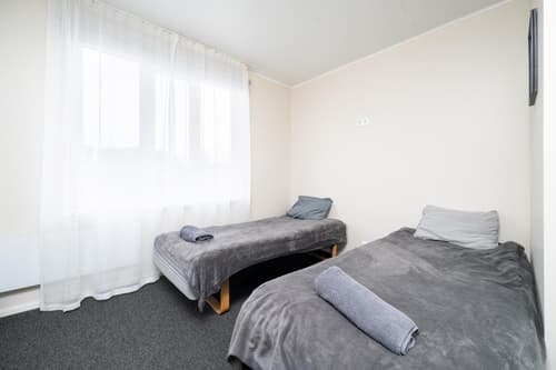 Apartment 8 - Bright 2BR Apartment, Near Centre, Airport Access