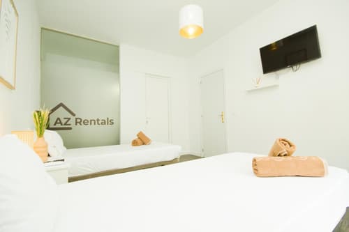 Los Alonsos - Open Mall - By AZ Rentals