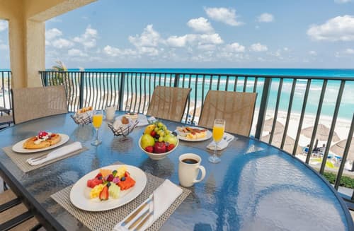 Holiday Inn Club Vacations The Royal Sands All Inclusive