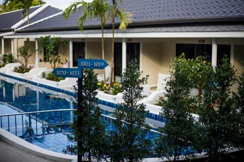 Tuana Hotels Brook Pool Access, 