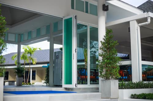 Tuana Hotels Brook Pool Access, 