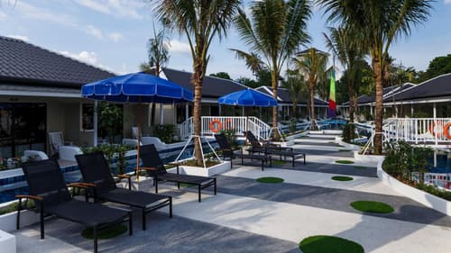 Tuana Hotels Brook Pool Access, 