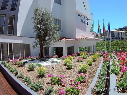 Santa Cruz Village Hotel