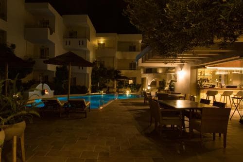 Parasol Luxury Hotel & Suites