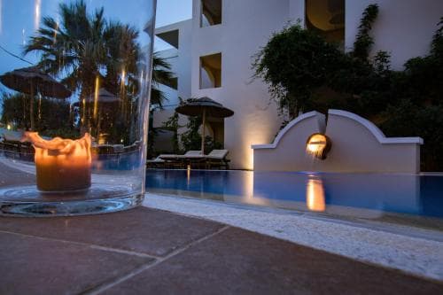 Parasol Luxury Hotel & Suites