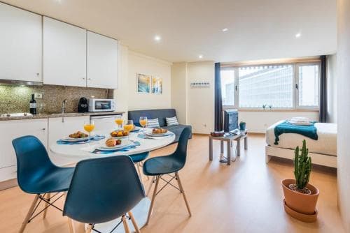 "Guestready  Musichall  Yellow Submarine"