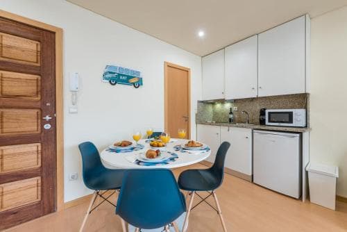 "Guestready  Musichall  Yellow Submarine"