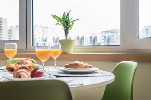 "Guestready  Musichall  Yellow Submarine"