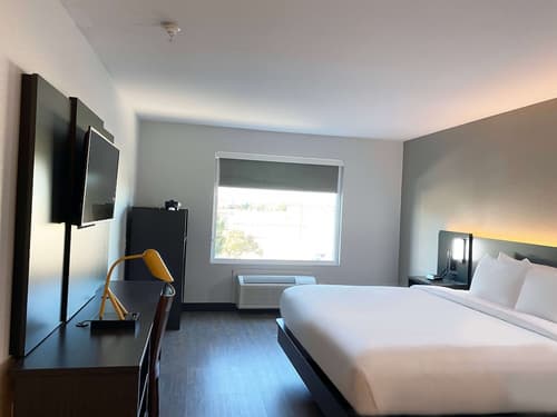 Hawthorn Extended Stay by Wyndham Hobbs, 