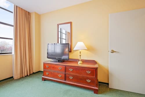 OYO Hotel St Louis Downtown City Center MO