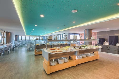 The Views Monumental