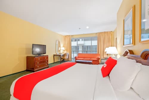 OYO Hotel St Louis Downtown City Center MO
