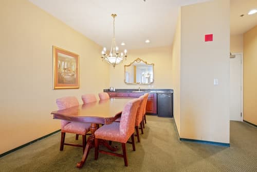 OYO Hotel St Louis Downtown City Center MO