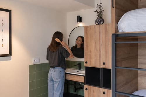 LATROUPE Grand Place Hostel