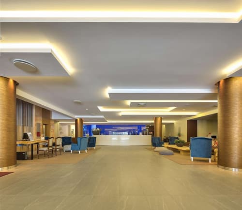 The Views Monumental, 