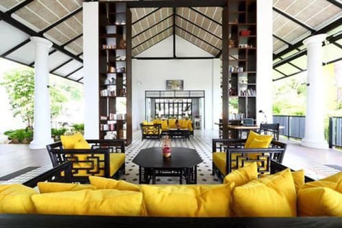 Moracea by Khao Lak Resort, Sitzecke in der Lobby