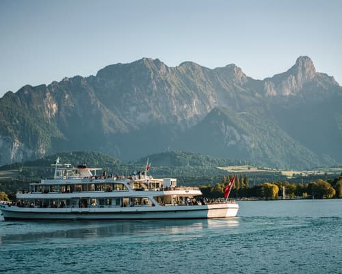 Noël by the Lake – Geneva & Montreux with Swiss Travel Pass | 3 Nights