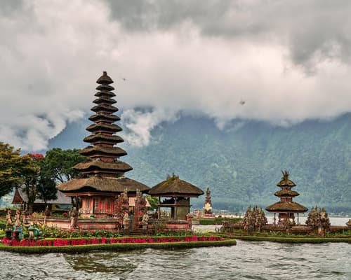 Private Kurztour "Westbali & Ostjava", Ubud und entspannung in Kubu