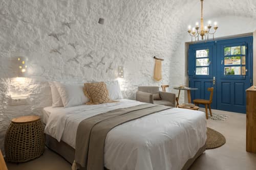 Kaminos Boutique Hotel