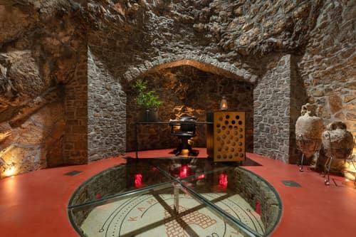 Kaminos Boutique Hotel