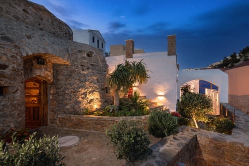 Kaminos Boutique Hotel