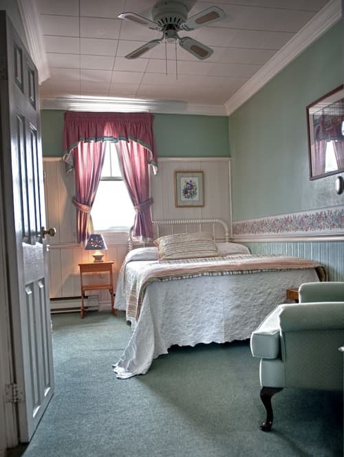 Telegraph House Motel