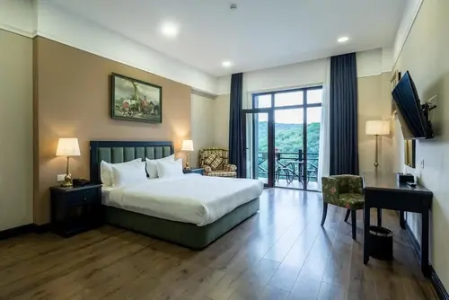 Macara Lake Park Hotel