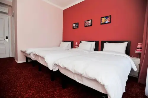 Piazza Four Colours, 