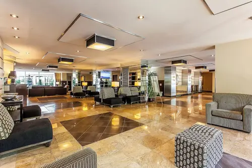 Le Nouvel Hotel, Lobby