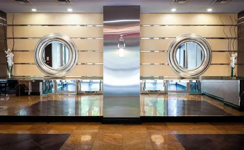 Le Nouvel Hotel, Lobby