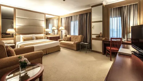 Arnoma Grand, Room