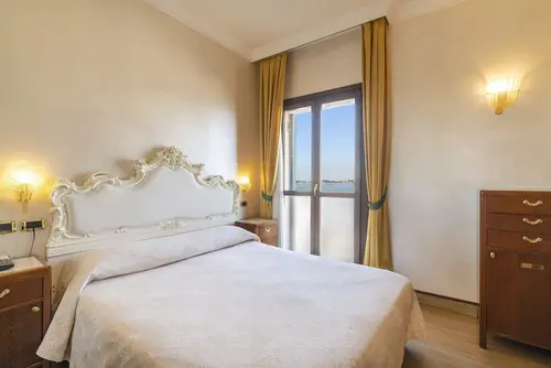 Hotel Panorama, Room