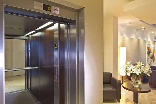 Penz Hotel West, Lobby