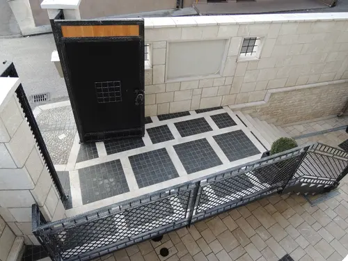 Hotel Aziza, Property entrance