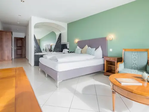 Swiss-Chalet Merlischachen - Romantik Schloss-Hotel am See, Room