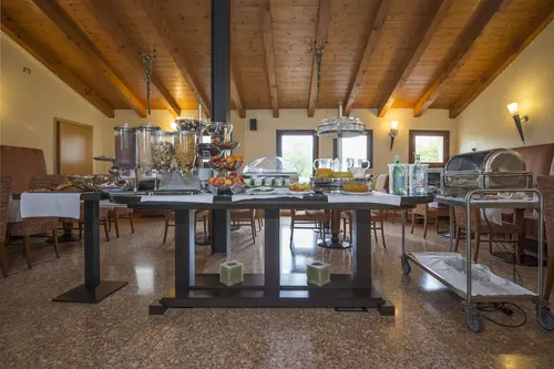 Hotel Venice Resort Airport