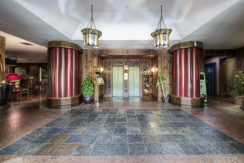 Colony Hotel
