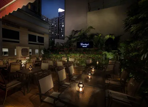 Xi Hotel, Bar (on property)