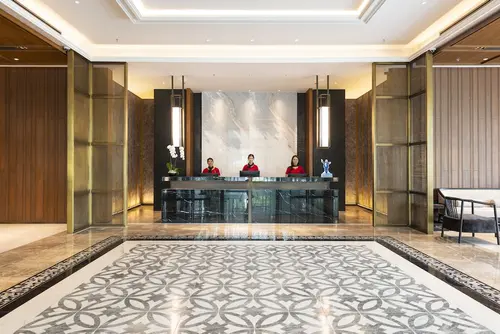 Ramada Plaza by Wyndham Chao Fah, Lobby