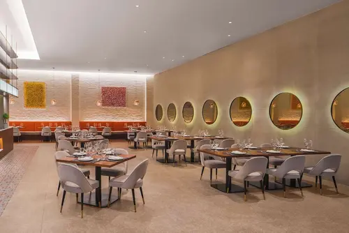 Avani Central Busan, Dining