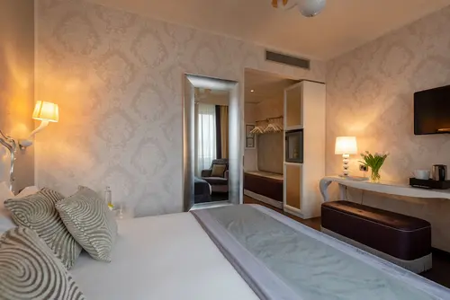 Carnival Palace Hotel