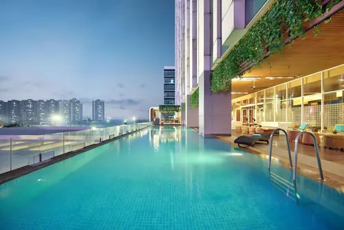 JS Luwansa Hotel and Convention Center, Outdoor pool