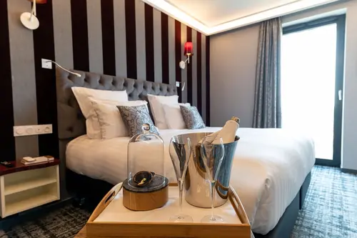 Hotel Dali Val d'Europe, Tapestry Collection by Hilton