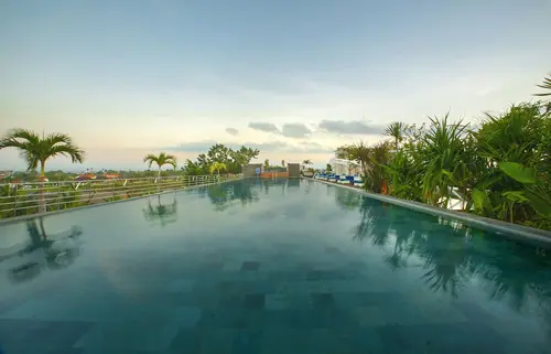 de Vins Sky Hotel Seminyak, Infinity pool