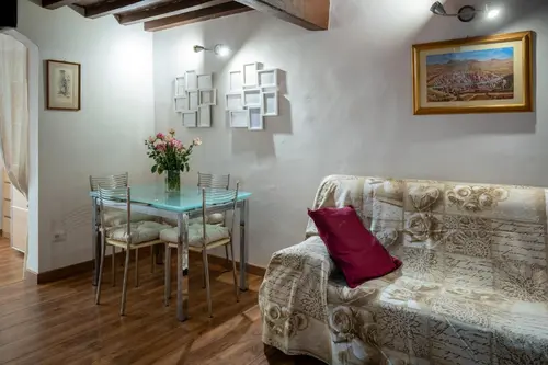 Monica appartamento con giardino al Ponte Vecchio