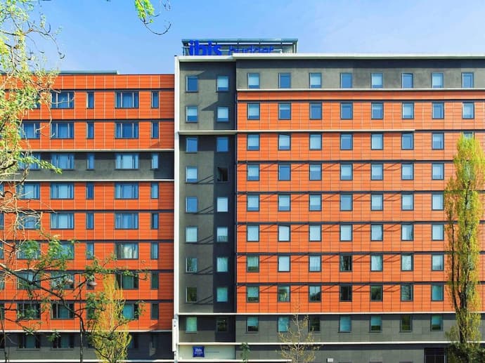 greet Hotel Paris Nord 18